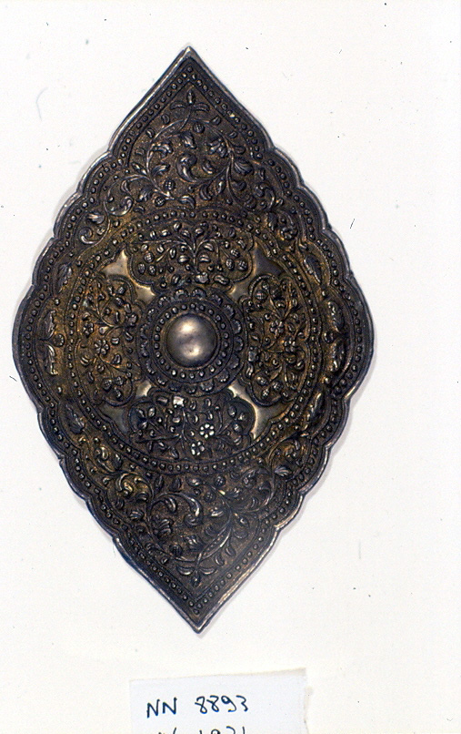 motivo decorativo floreale (fibbia, opera isolata) - ambito Asia sud-orientale (secc. XVII/ XIX)