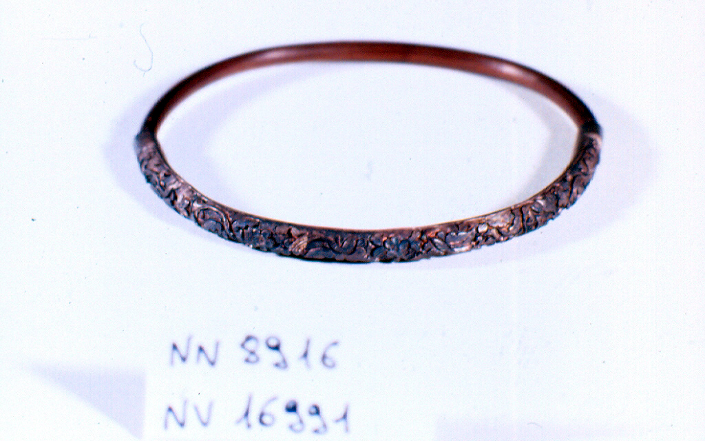 motivi decorativi vegetali (bracciale, opera isolata) - ambito Asia sud-orientale (secc. XVII/ XIX)