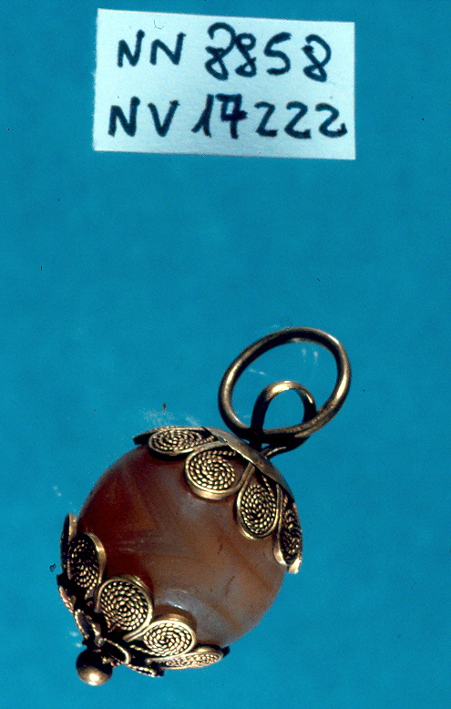 motivo decorativo floreale (pendente, opera isolata) - ambito Asia sud-orientale (secc. XVII/ XIX)