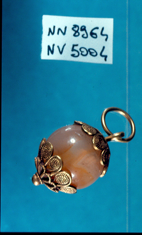 motivo decorativo floreale (pendente, opera isolata) - ambito Asia sud-orientale (secc. XVII/ XIX)