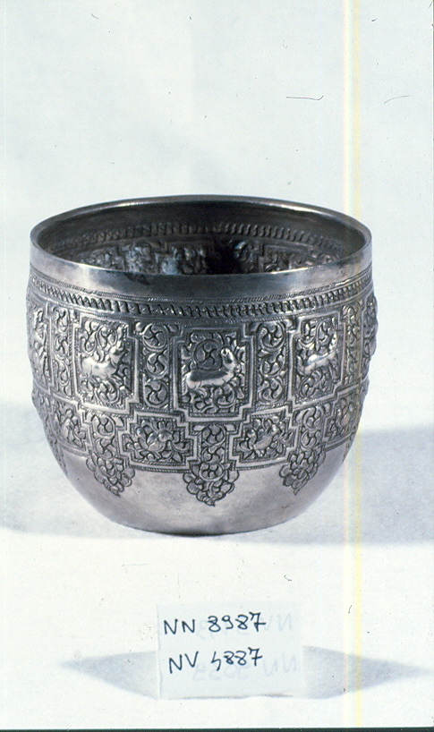 motivi decorativi vegetali e animali (scatola, opera isolata) - ambito Asia sud-orientale (secc. XVII/ XIX)