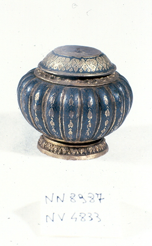 figure maschili e animali fantastici (scatola, opera isolata) - ambito Asia sud-orientale (secc. XVII/ XIX)