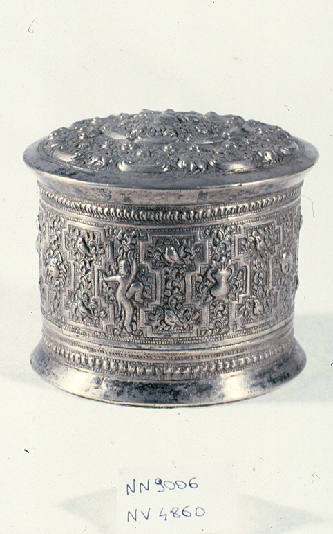 motivi decorativi vegetali e animali (scatola, opera isolata) - ambito Asia sud-orientale (secc. XVII/ XIX)