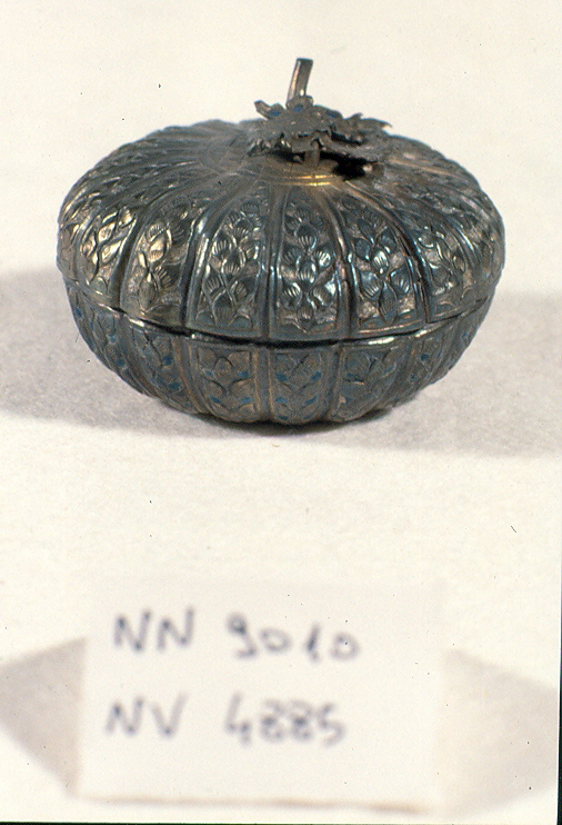 motivi decorativi vegetali (scatola, opera isolata) - ambito Asia sud-orientale (secc. XVII/ XIX)