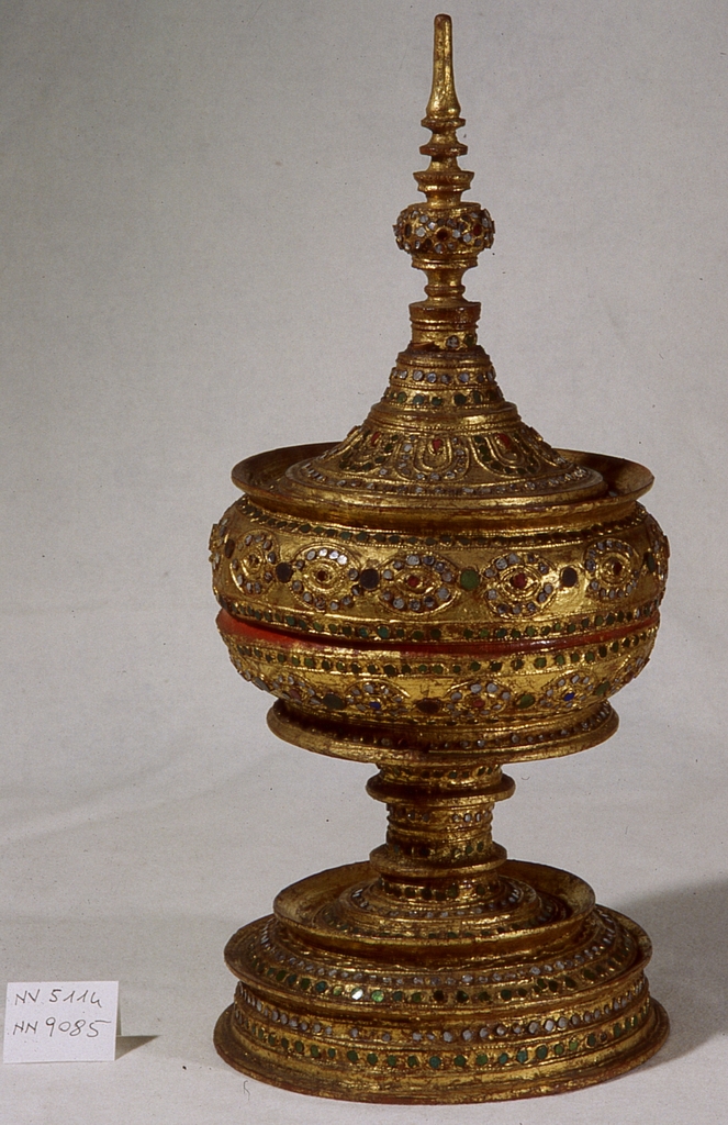 motivi decorativi (hsunok, opera isolata) - manifattura birmana (seconda metà sec. XIX)