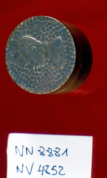 testa d'uomo di profilo (scatola, opera isolata) - ambito Asia sud-orientale (secc. XVII/ XIX)