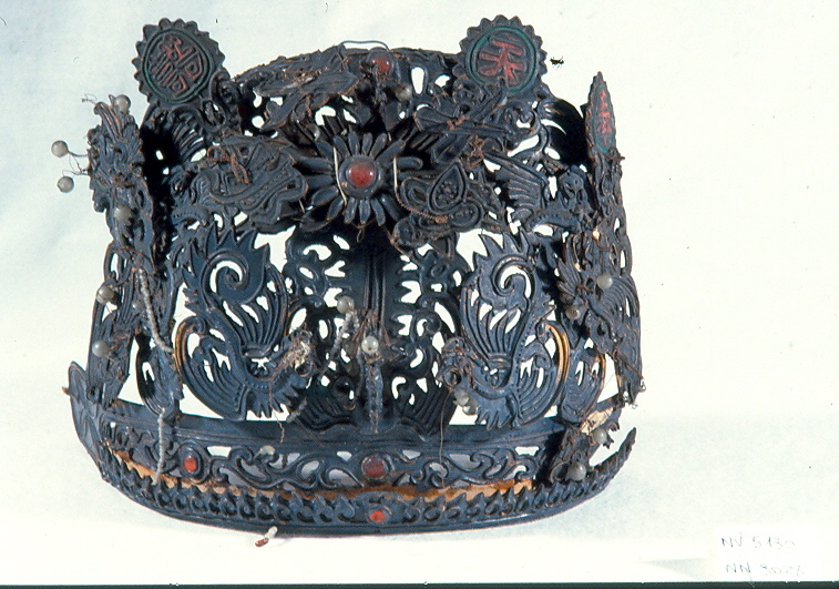 motivi decorativi vegetali e animali (cappello, opera isolata) - ambito Asia sud-orientale (secc. XVII/ XIX)