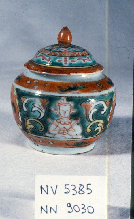 figure allegoriche femminili (vaso, opera isolata) - ambito Asia sud-orientale (secc. XVII/ XIX)