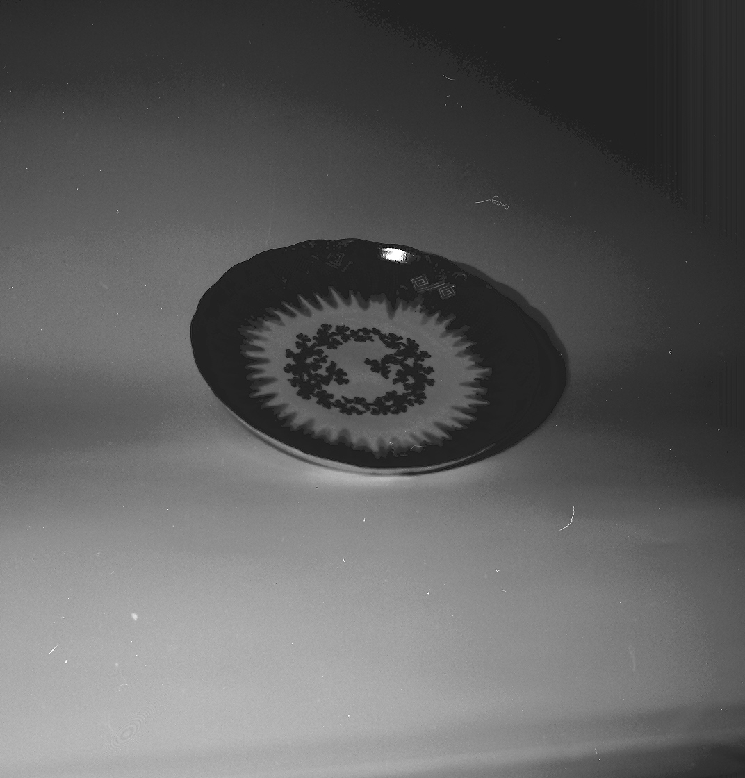 motivi decorativi floreali (piatto, opera isolata) - ambito giapponese (prima metà sec. XVIII)