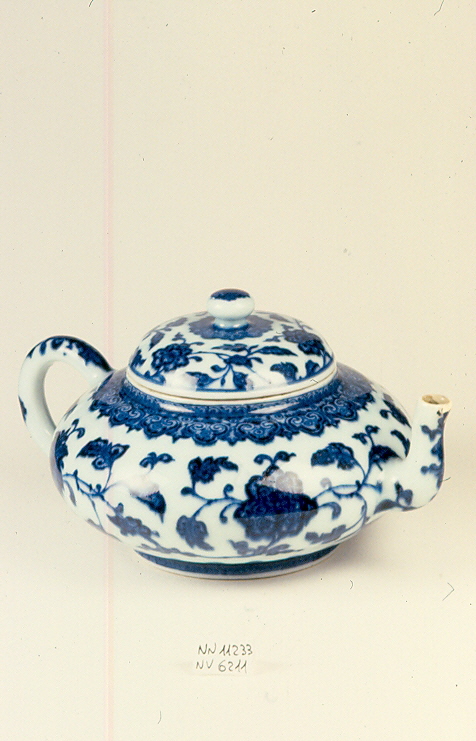 motivi decorativi floreali (teiera, opera isolata) - ambito cinese (sec. XVIII)