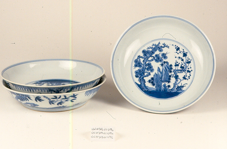 I Tre amici, paesaggio fantastico (piattino, opera isolata) - ambito cinese (sec. XVIII)