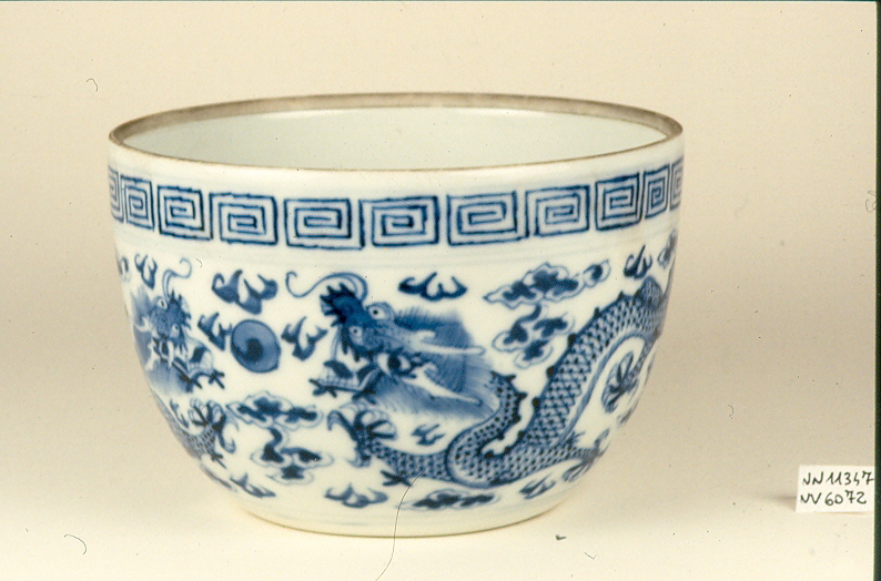 drago (coppa, opera isolata) - ambito cinese (seconda metà sec. XVII)