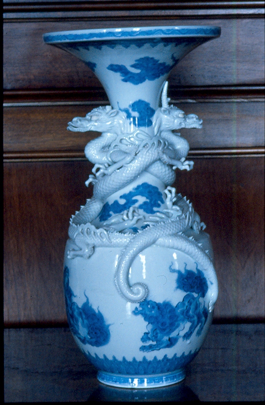 motivi decorativi vegetali e animali (vaso) - ambito cinese (secc. XVIII/ XIX)
