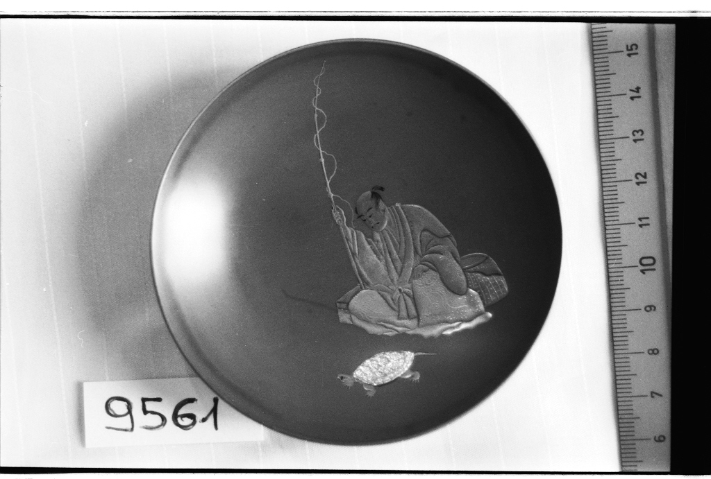 Urashimataro, leggenda giapponese (coppetta, opera isolata) di Shunso (attribuito) (seconda metà sec. XIX)