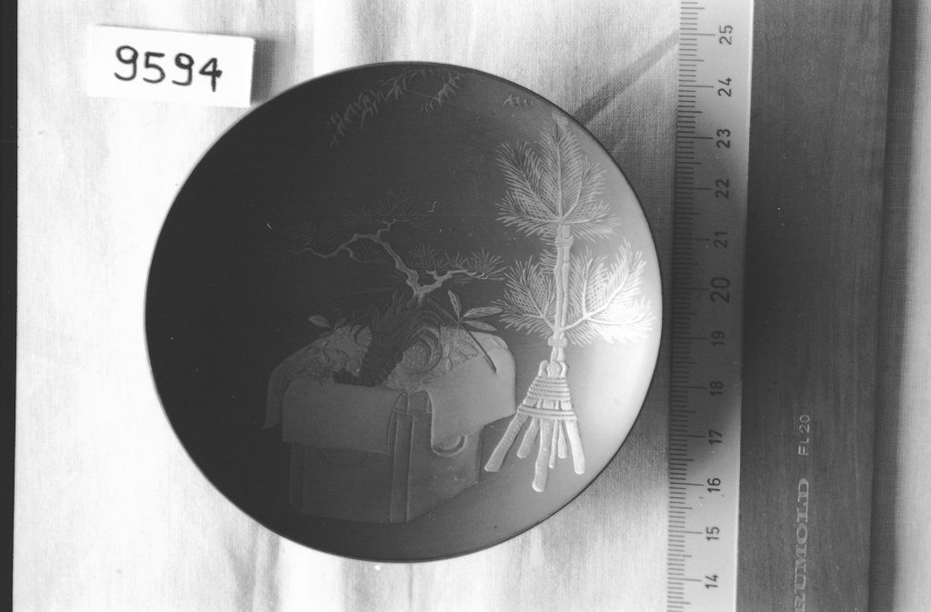 simboli del Capodanno, elementi decorativi (coppetta, opera isolata) di Kyorinsai (seconda metà sec. XIX)