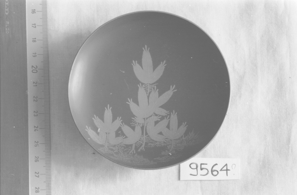 motivi decorativi vegetali (coppetta, opera isolata) - ambito giapponese (seconda metà sec. XIX)