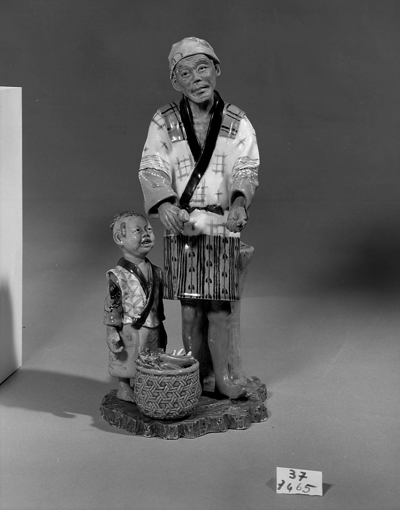 venditore di verdura e bambino (statuetta, opera isolata) - ambito giapponese (sec. XIX)