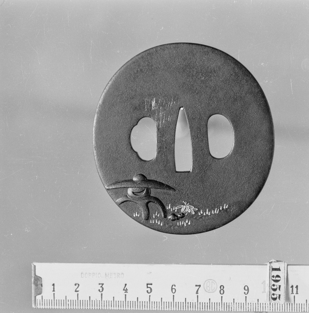 cagnolini e lampada in pietra, paesaggio con animali (placchetta di spada, insieme) di Kato Akikane detto Akichika, Iwasawa Ryoi (fine sec. XIX)