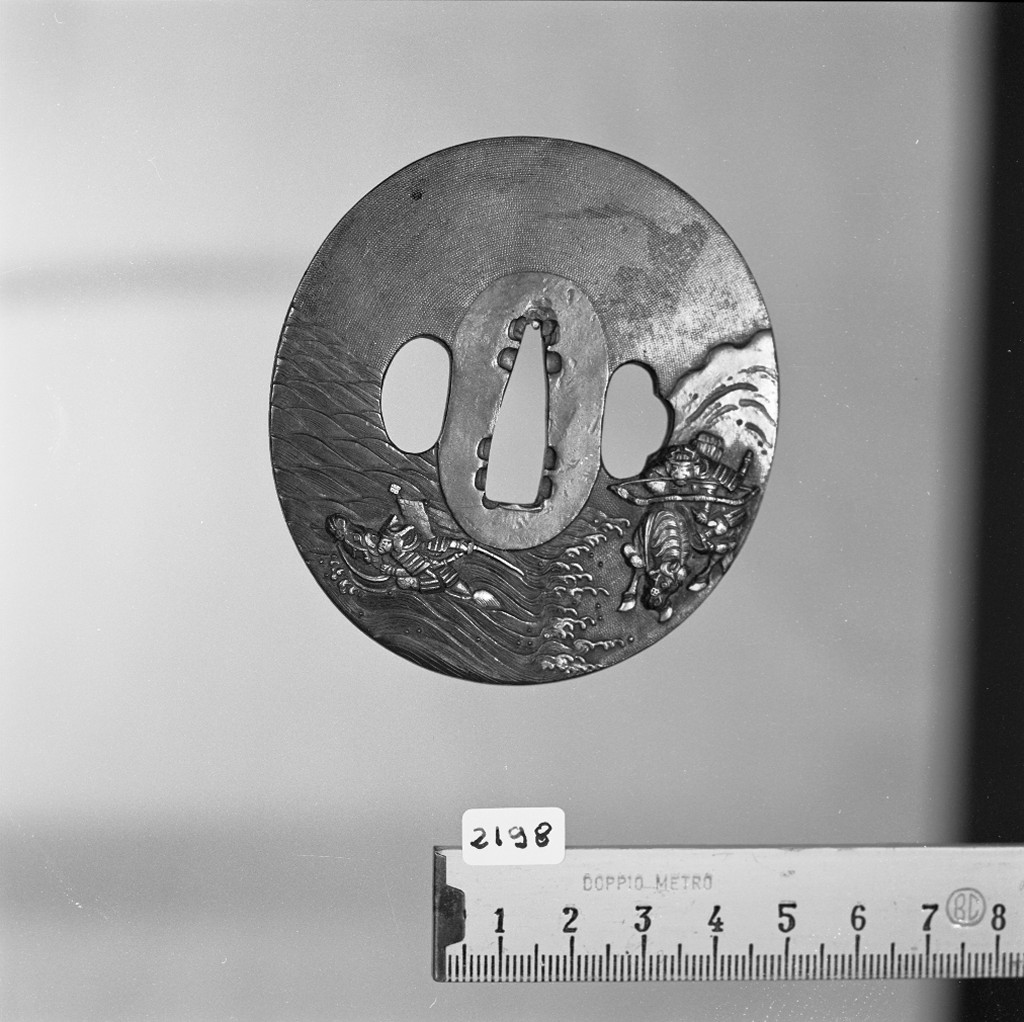 Sasaki Takatsuna guada il fiume, leggenda giapponese (placchetta di spada, insieme) - ambito giapponese (secc. XVIII/ XIX)