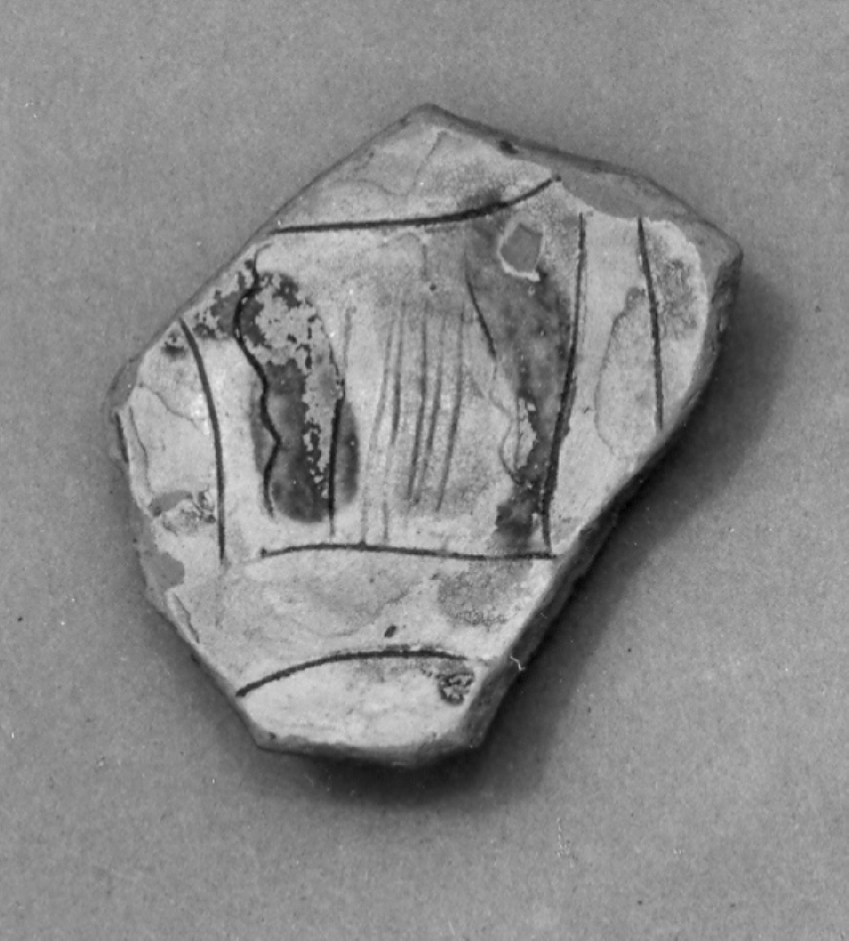 motivi decorativi geometrici e vegetali (scodella, frammento) - ambito veneto (prima metà sec. XVI)