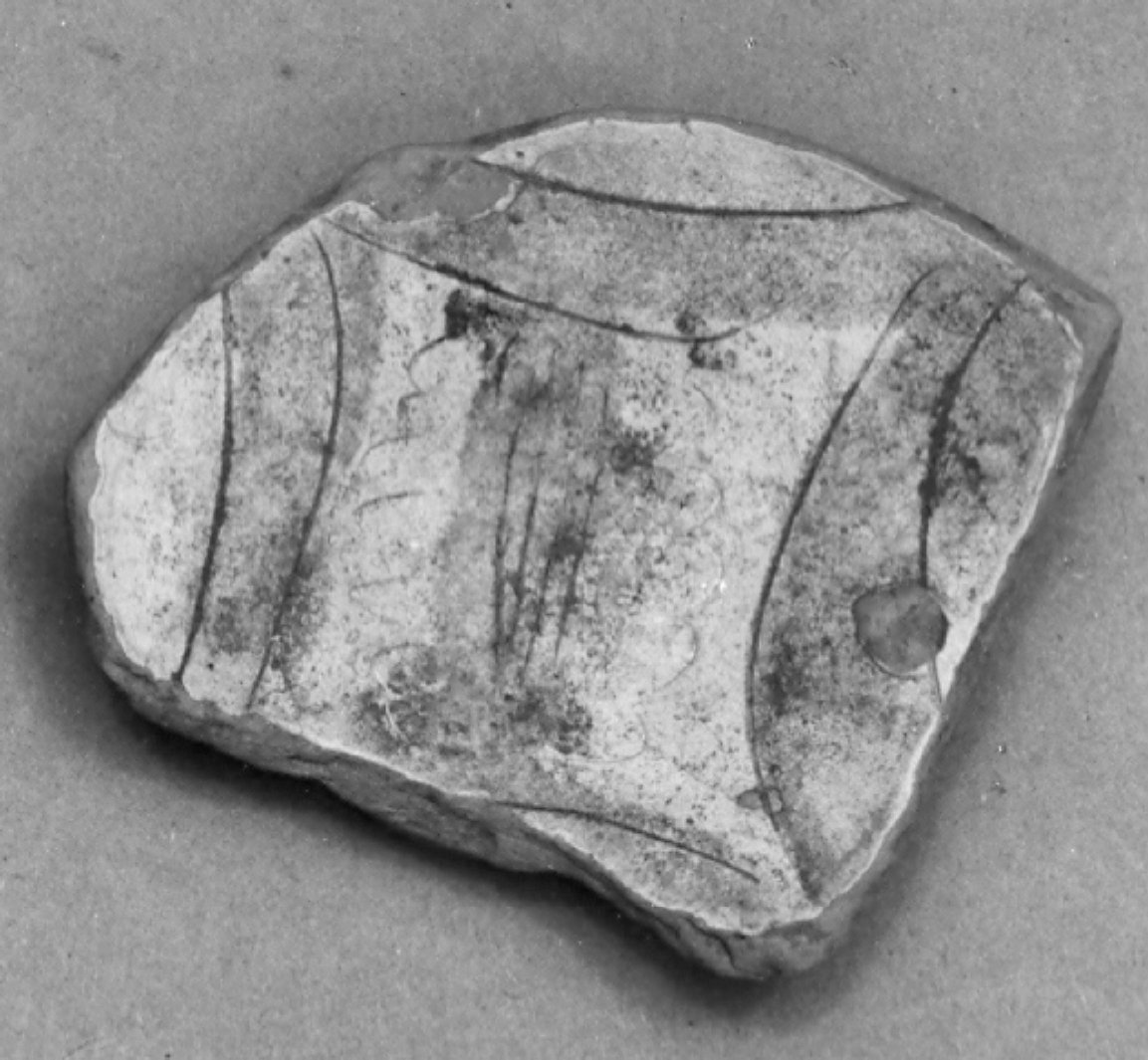 motivi decorativi geometrici e vegetali (piatto, frammento) - ambito veneto (prima metà sec. XVI)