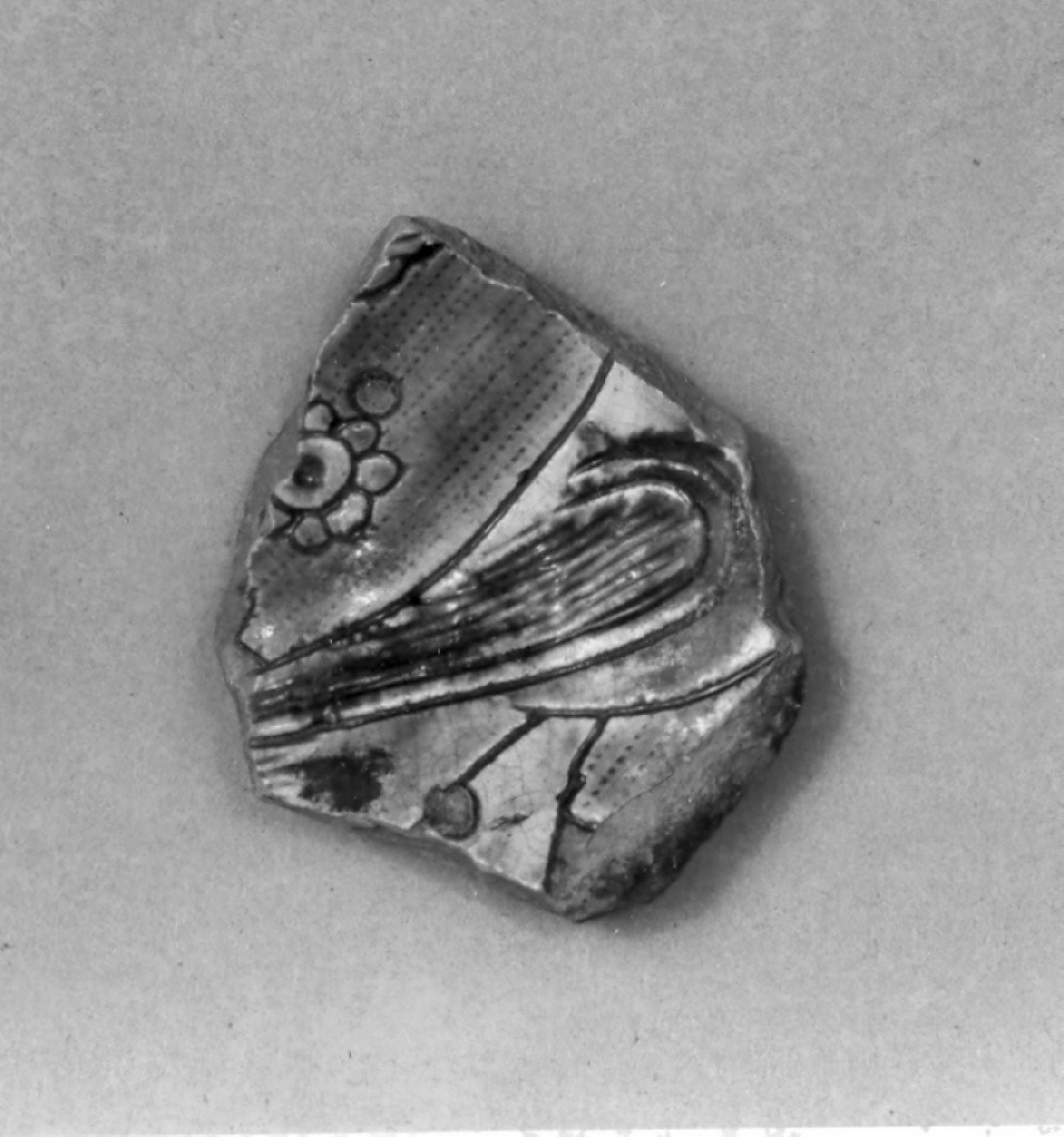 motivi decorativi vegetali e animali (scodella, frammento) - ambito veneto (fine sec. XV)