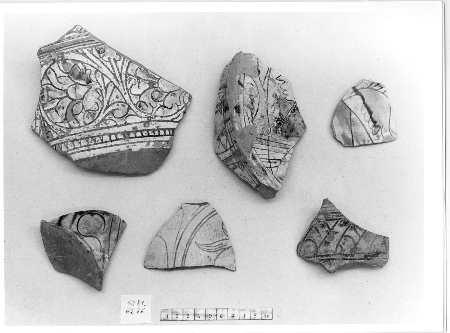 motivi decorativi vegetali (boccale, frammento) - ambito veneto (fine/inizio secc. XV/ XVI)