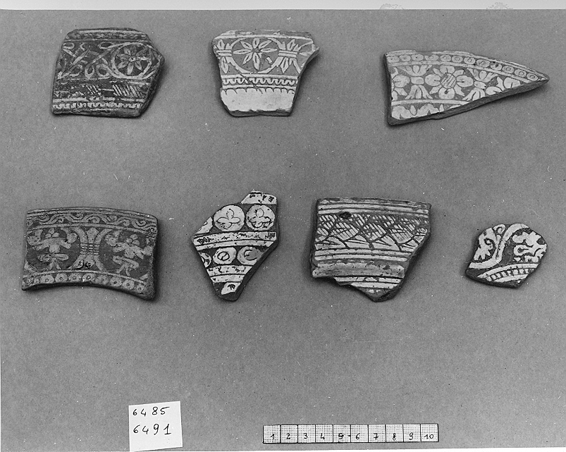 motivi decorativi vegetali (piatto, frammento) - ambito veneto (fine sec. XV)