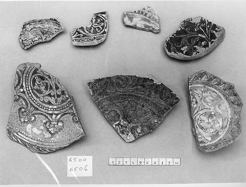 motivi decorativi vegetali (piatto, frammento) - ambito veneto (fine sec. XV)