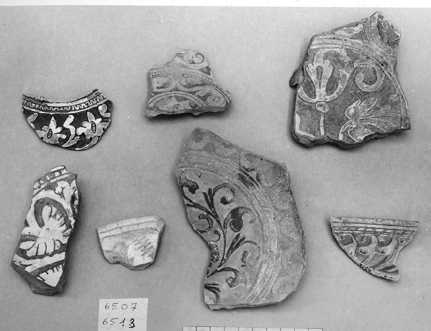 motivi decorativi vegetali (boccale, frammento) - ambito veneto (fine sec. XV)