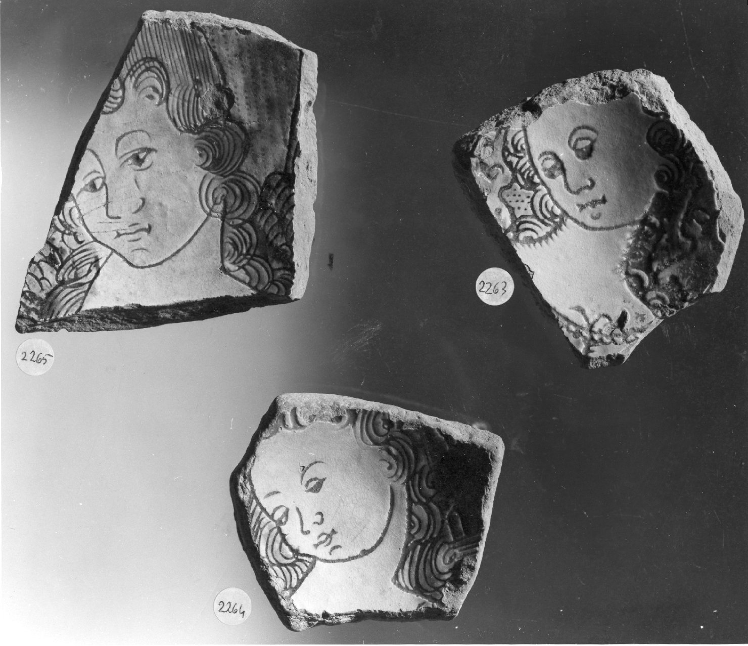 busto femminile (tazza, frammento) - ambito veneziano (fine sec. XV)