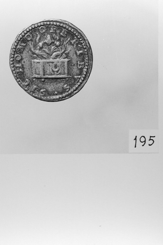 vaso con lingue di fuoco (medaglia, opera isolata) - bottega veneta (terzo quarto sec. XVI)