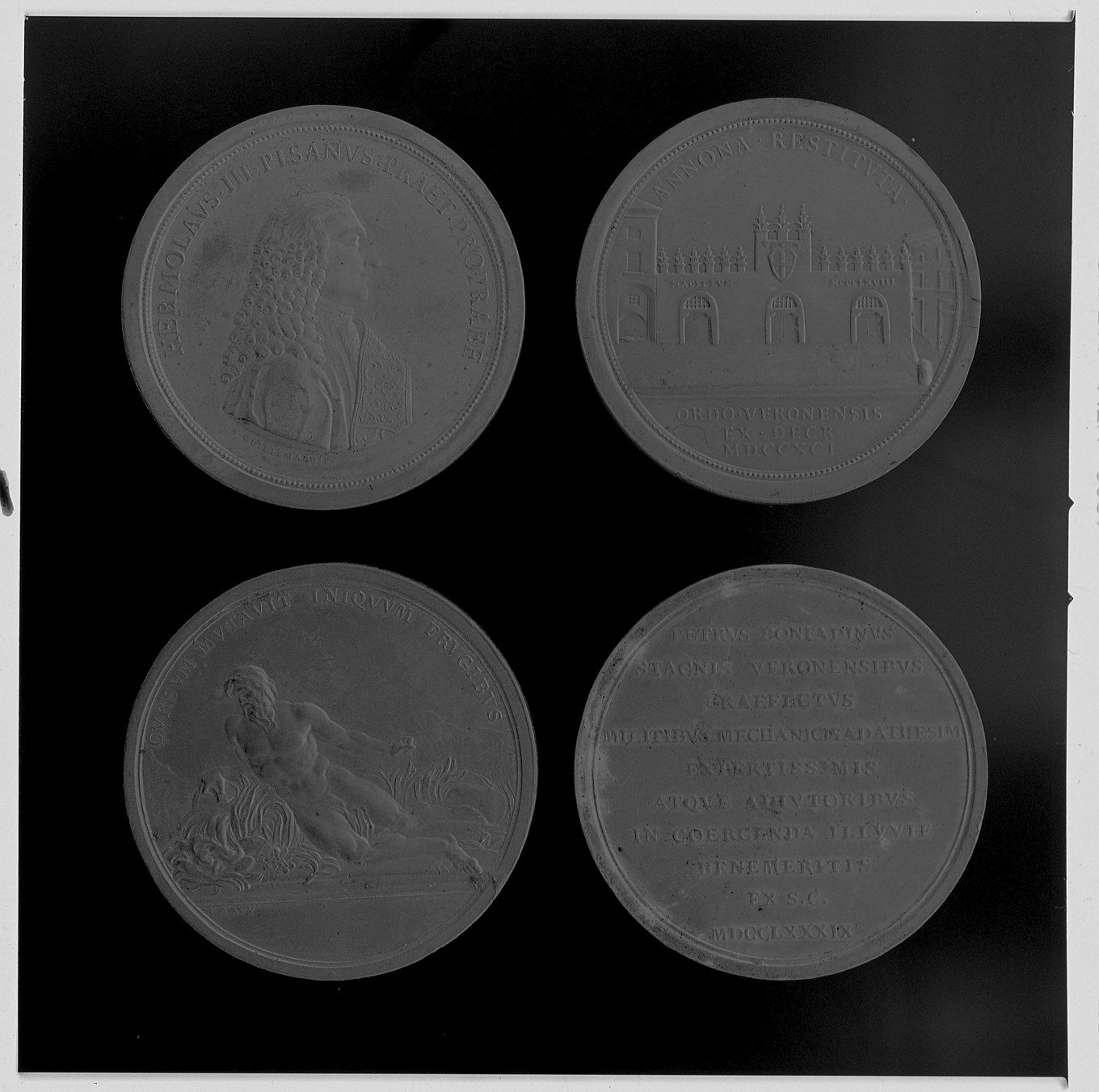 testa d'uomo di profilo (medaglia, opera isolata) - bottega veronese (fine sec. XVIII)