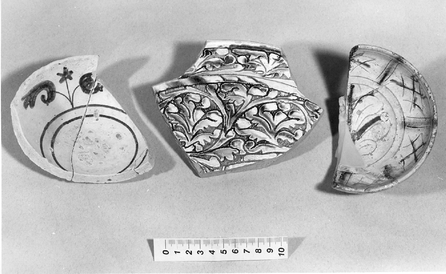 motivi decorativi (scodella, frammento) - bottega valenciana (sec. XV)