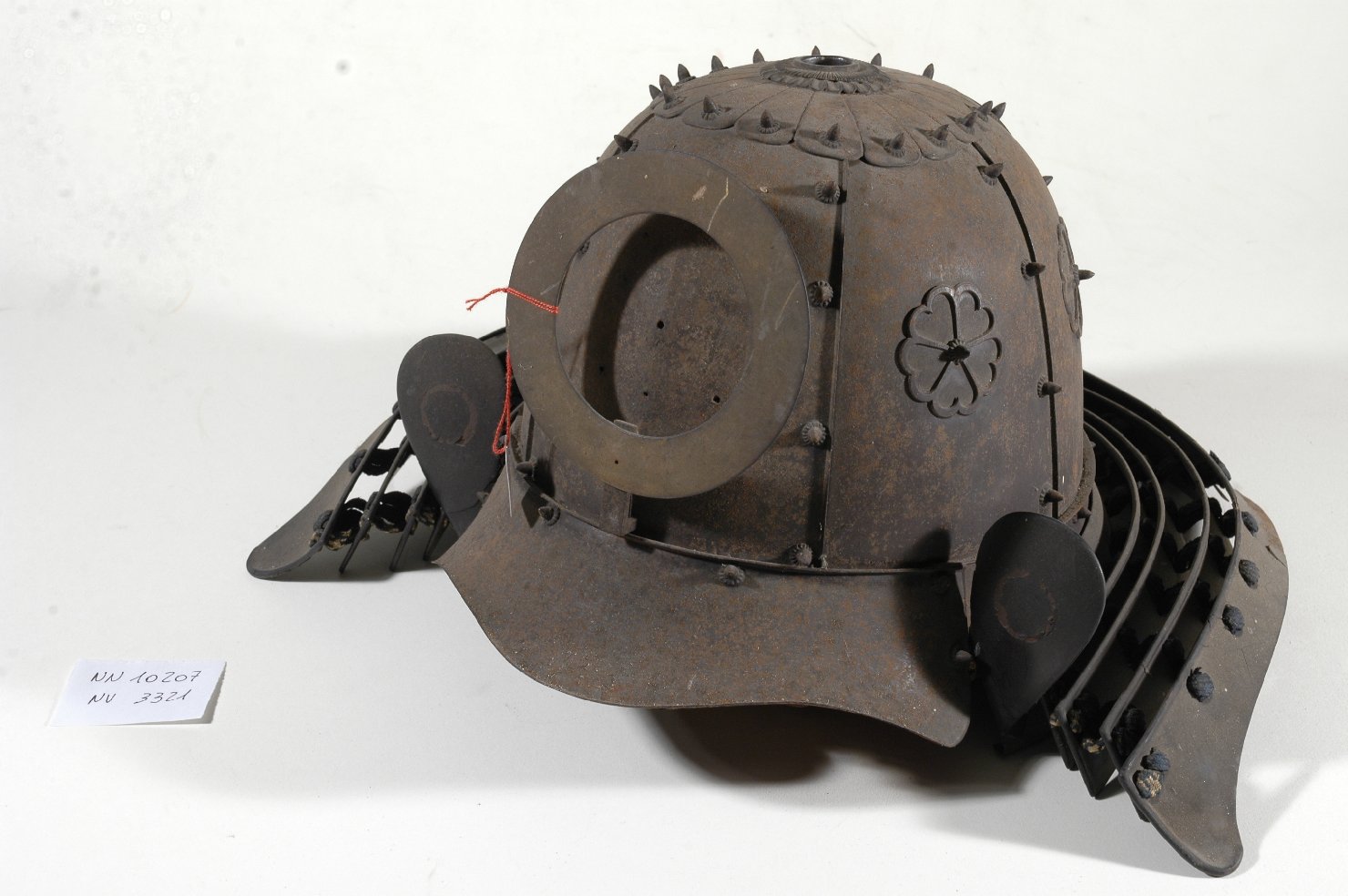 elmo, opera isolata - ambito giapponese (secc. XVII/ XIX)