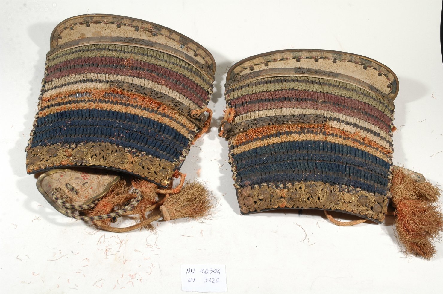 motivi decorativi floreali (spallaccio, coppia) - ambito giapponese (secc. XVII/ XIX)