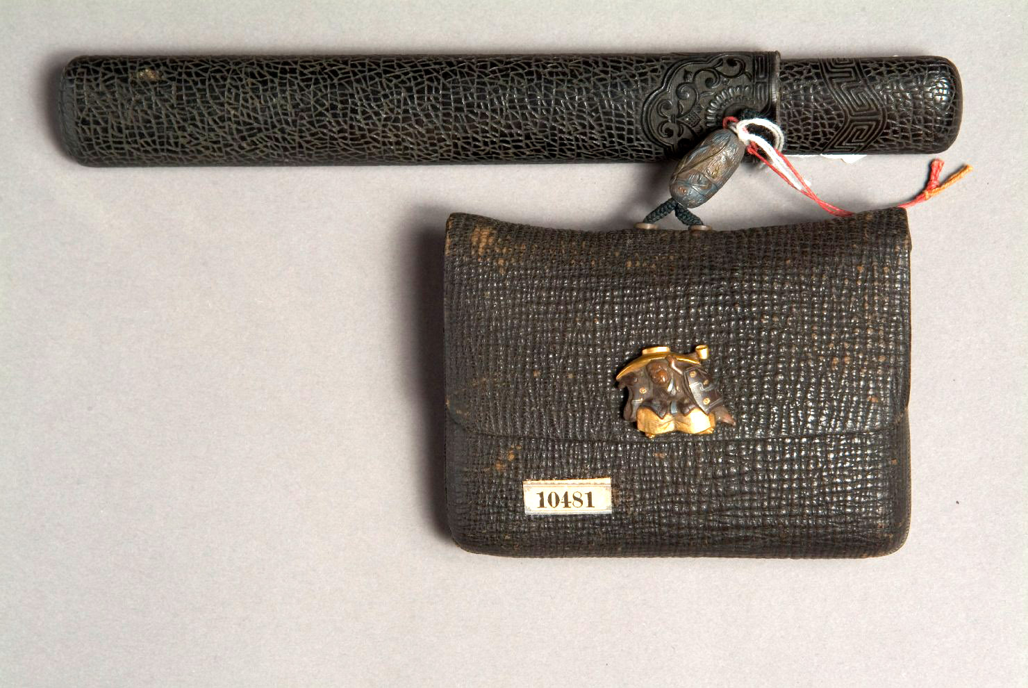 custodia per pipa e tabacco, opera isolata - ambito giapponese (secc. XVII/ XIX)