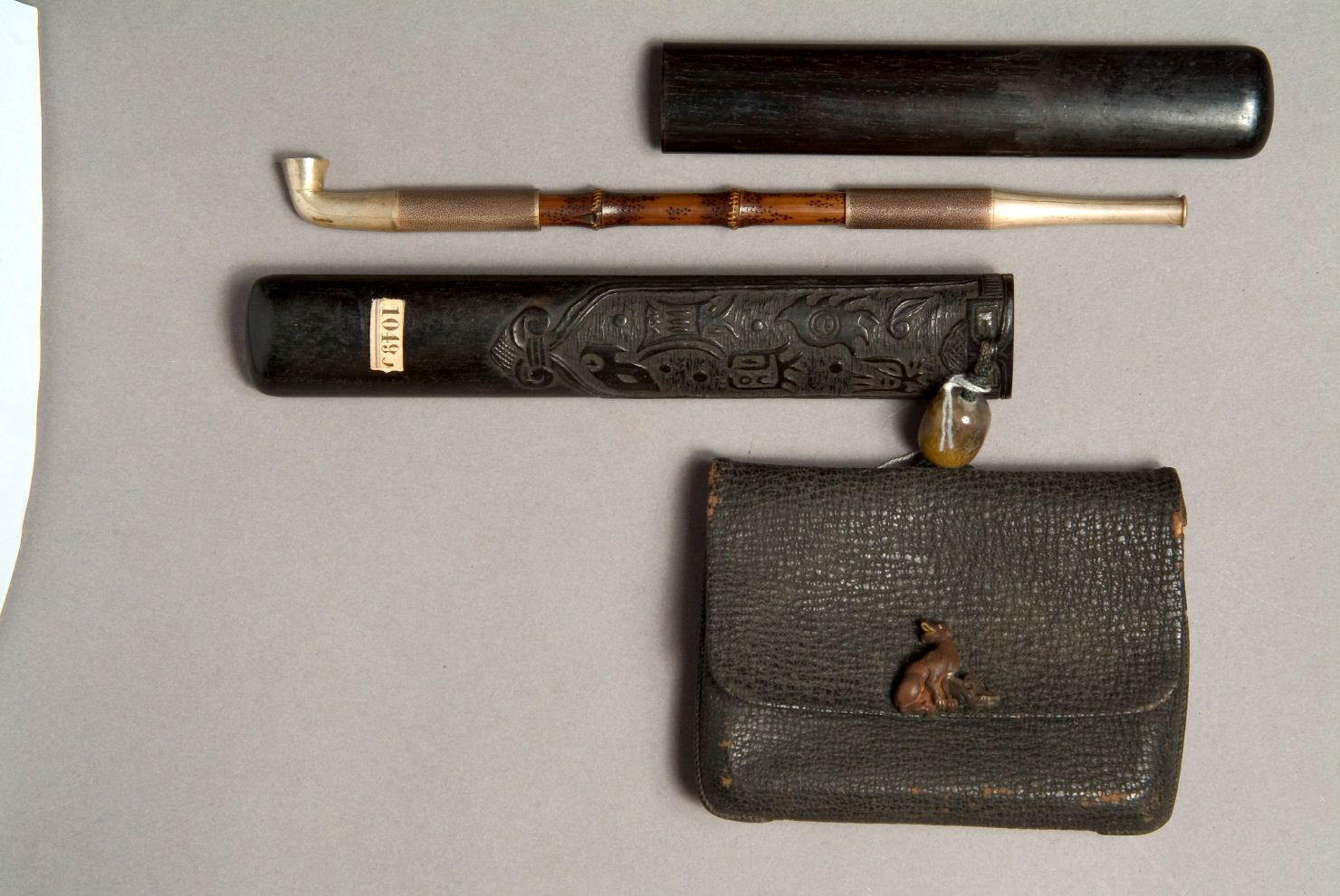 custodia per pipa e tabacco, opera isolata - ambito giapponese (secc. XVII/ XIX)
