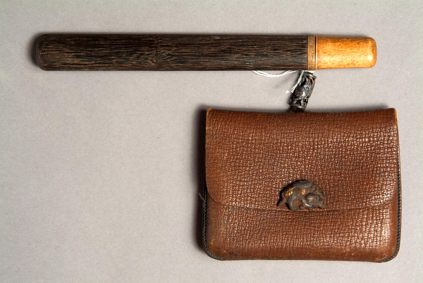 custodia per pipa e tabacco, opera isolata - ambito giapponese (secc. XVII/ XIX)