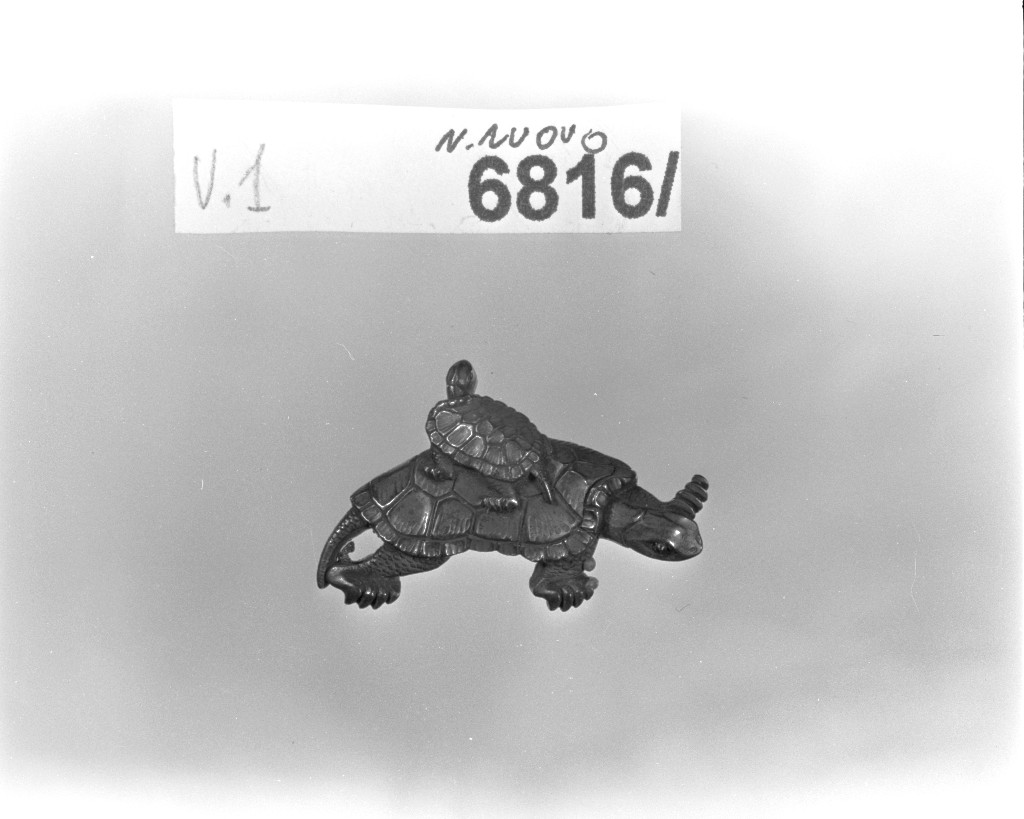 elementi decorativi (menuki, opera isolata) - ambito giapponese (secc. XVI/ XIX)