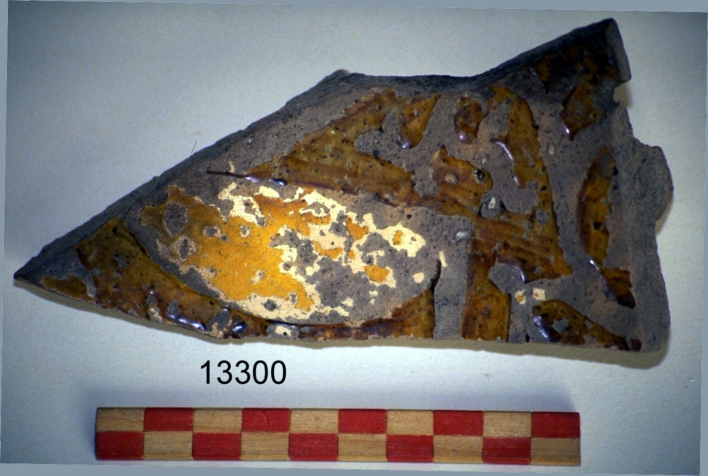 motivi decorativi (bacino, frammento) - ambito egizio (sec. XVI)