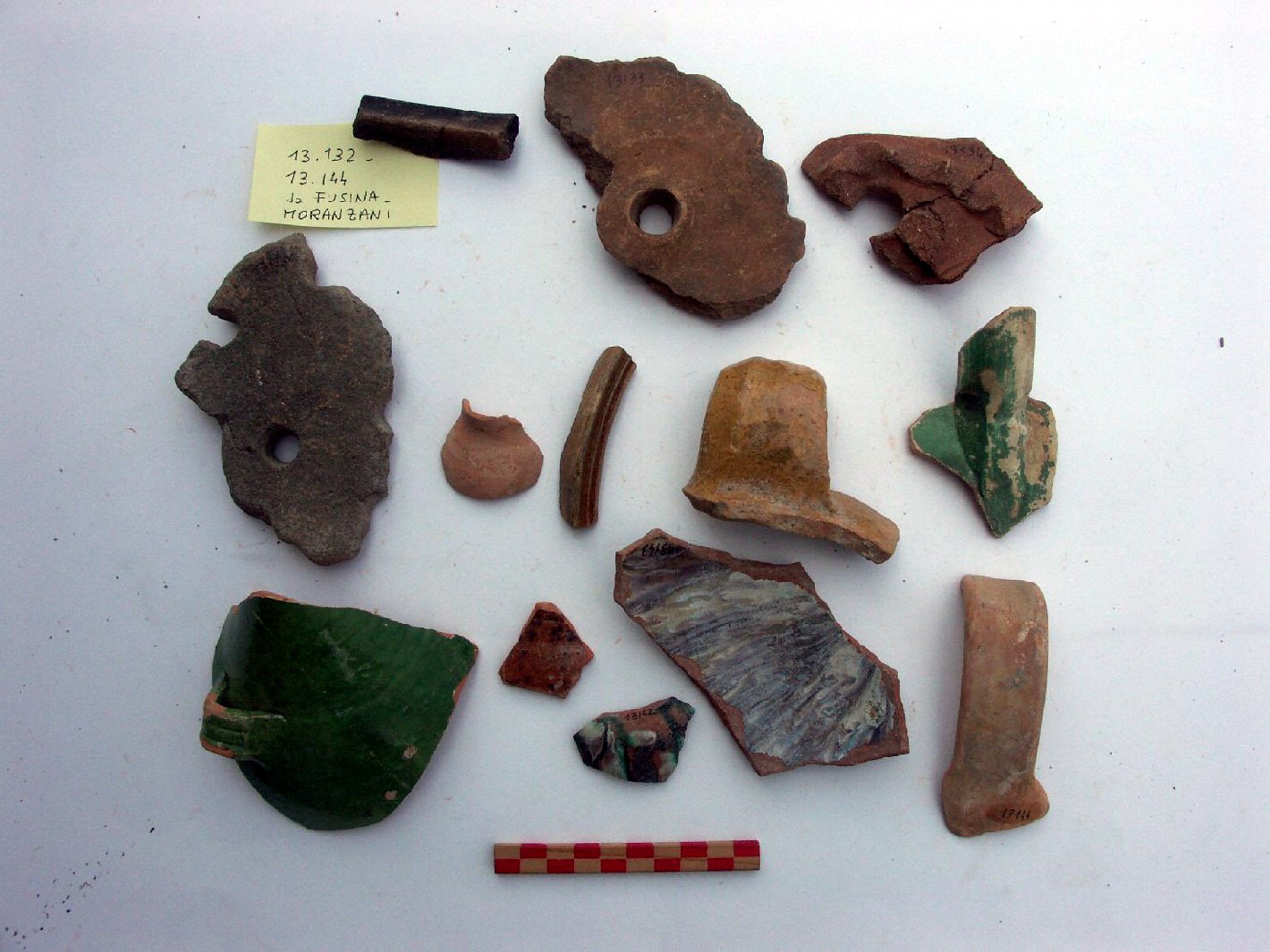 motivi decorativi (fiasca, frammento) - ambito veneto (secc. XVI/ XVII)