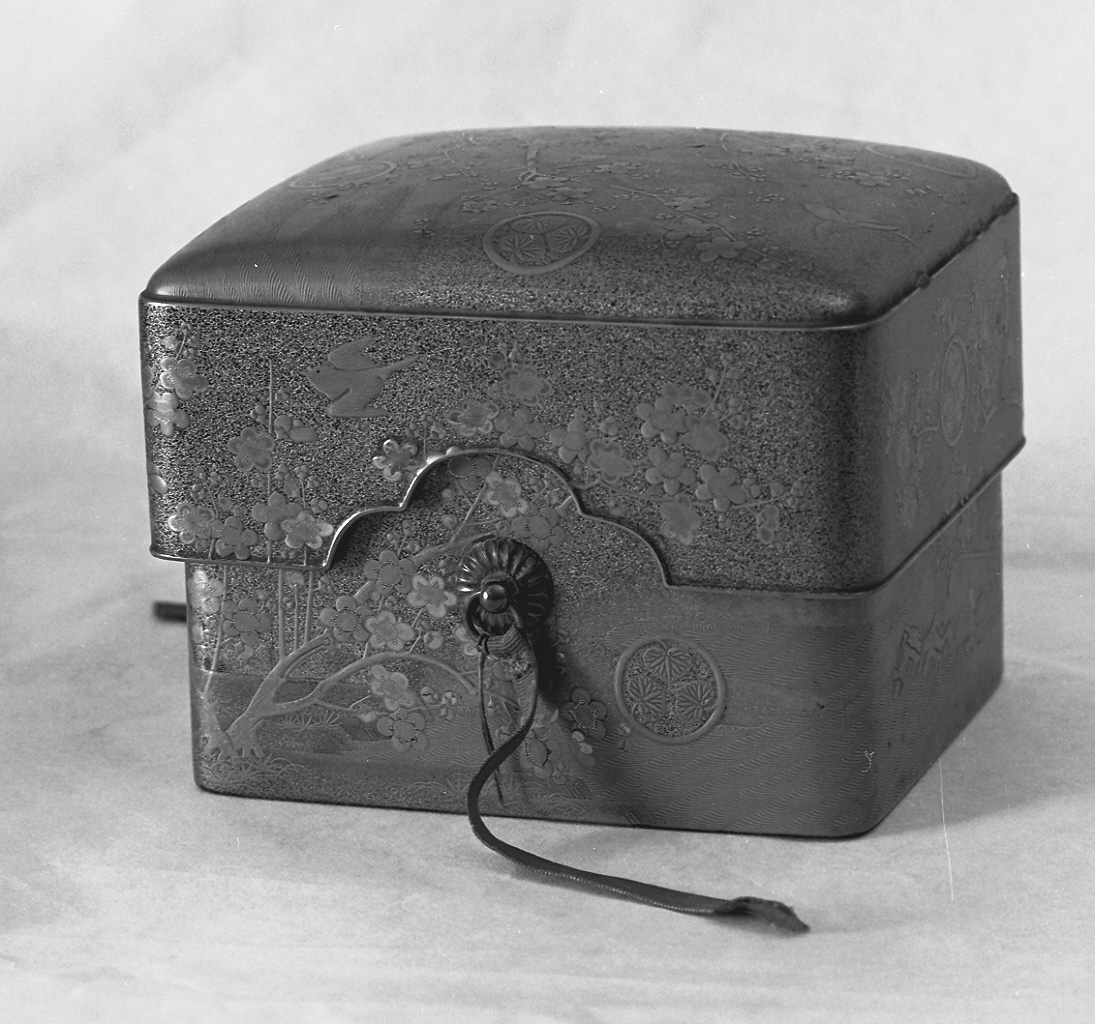 motivi decorativi (servizio da toeletta, opera isolata) - ambito giapponese (secc. XVII/ XIX)