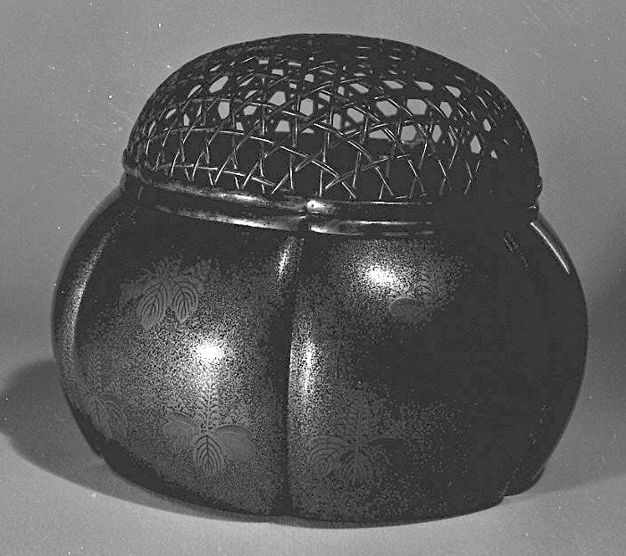 motivi decorativi (braciere, opera isolata) - ambito giapponese (secc. XVII/ XIX)