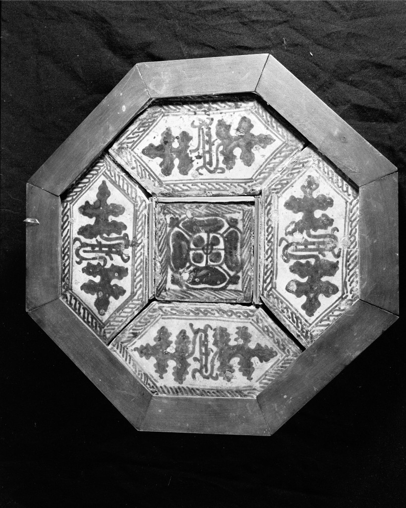 piastrella di pavimento, serie - bottega valenciana (sec. XV)