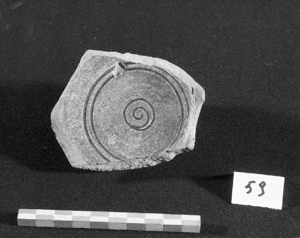 motivi decorativi geometrici (scodella, frammento) - produzione veneziana (seconda metà sec. XIII)