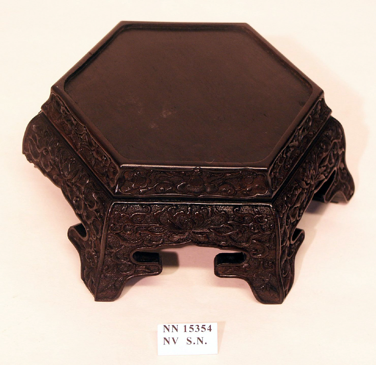 motivi decorativi floreali (base, opera isolata) - ambito Asia centro-orientale (seconda metà sec. XIX)