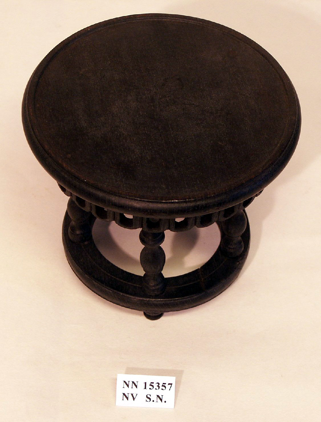 base, opera isolata - ambito Asia centro-orientale (sec. XIX)