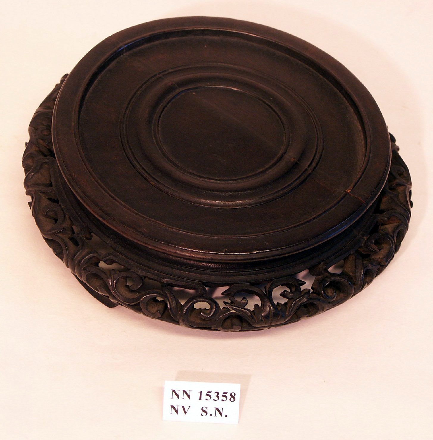 base, opera isolata - ambito Asia centro-orientale (sec. XIX)