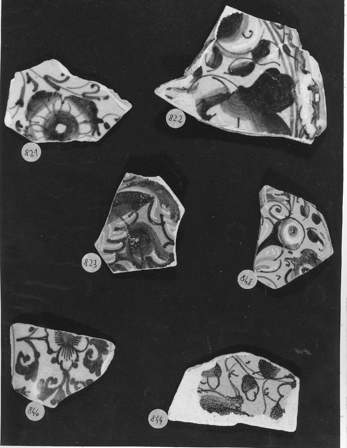 fiore (piatto, frammento) - ambito veneto (secc. XV/ XVI)